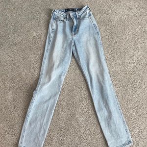hollister high rise mom jeans